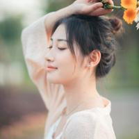 那一夜老师让我在她卧室里过夜睡上了的激情故事