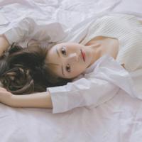 爸爸出差我在家日妈妈 家里没人我就和妈妈 妈妈说今晚可以不戴套
