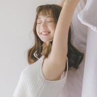 张小雨全捰体照片 14岁中学生房乳 父亲帮20岁女孩洗澡
