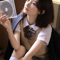 在学校里漂亮女老师让我进入她身体