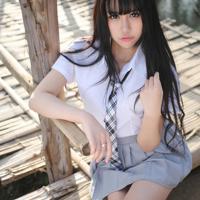 清纯女同学在监控前换衣服,陪着全班同学观看了全过程