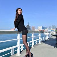 我和性感舅妈的车震性爱经历:她呻吟不止