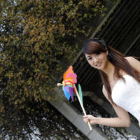 张婷婷应聘被轮小说 地铁被后面进了H文 书包网花液尖峰书桌