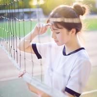 我是好色小姨子 小山坡他那柔情热吻让我心砰砰跳个不停