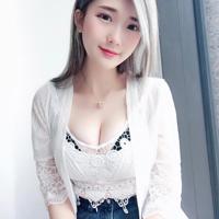 及时安慰她的脆弱