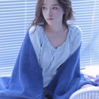 她掀开裙子骑在我身上 啪啪啪小说细节描写 嗯额不要不要舔那里