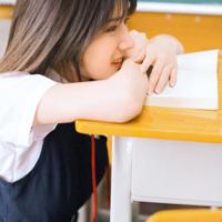 漂亮女孩为了报恩与我发生关系