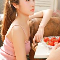 玩邻居家的小女孩 我的亲侄女让我进去了 玩了个九岁小侄女