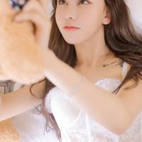 老公半夜脱我衣服 老公在我怀里吃奶睡觉 想不断奶晚上给老公