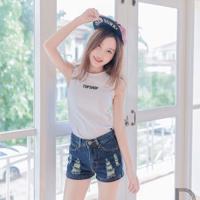 第一次见家长女朋友在厨房做饭 吃饭的时候我把桌子掀了