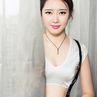 我和性感舅妈的车震性爱经历:她呻吟不止