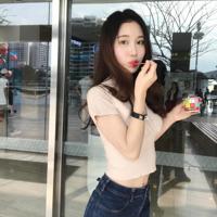 我可能不会爱你 一个人爱你的表现 愿为你遮挡风雨看你幸福足矣