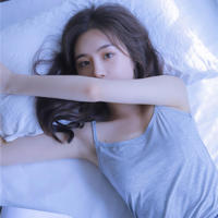 小姨子穿着暴露洗澡半湿身出来诱惑我 我和我家的小姨子