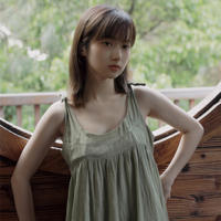 模特莫露露当场宽衣 裸模哺乳 女模特被男友当众扒衣