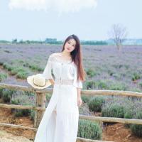 我把手伸进去 发现她已经湿的很厉害