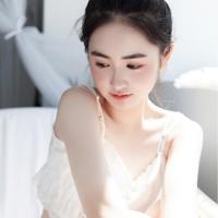 我和女友在图书馆里做 被子里不安分的手 他慢慢的深入