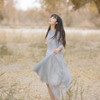 女人们大声喊出来：就要嫁个有钱人