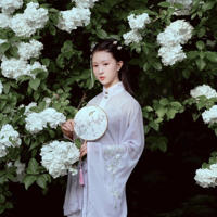 男友为了前途和别的女人订婚