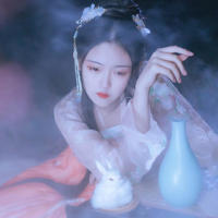 我顶开母亲两个花瓣 领导吃不够我的奶 我一边揉着她的胸,一边