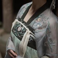 妈妈和狗发泄张家六少 狗狗舔妈妈阴部 不甘寂寞狗蛋妈妈