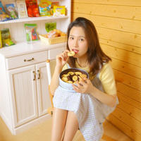父亲上了女儿 父亲给初中女儿洗澡 父亲插抽干睡觉女儿