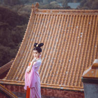 住豪宅的女人:我打120只因太寂寞