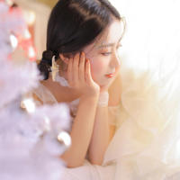 一掌愁绪,冷了眉眼肥了年华