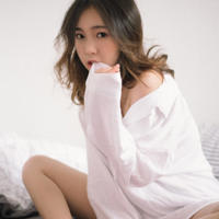 列车上,平凡夫妻上演浪漫爱情