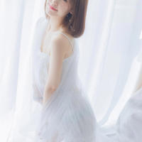 舅舅前面开车 我在后面帮老婆的小树林止痒