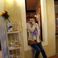 老总强行把我女友拉到车里蹂躏