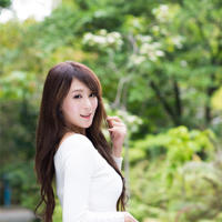 蒙灰的青春:少妇房东给我下春药后诱奸了我