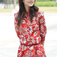 姐姐的又紧又热又湿 老师你喷的的水好多 妈咪你的小洞真紧