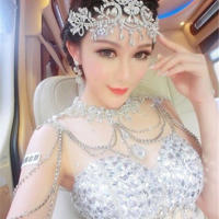 丝袜骚熟女阿姨,阿姨穿着丝袜诱惑我,我好想干
