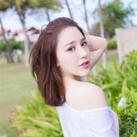 女模特被男友当众扒衣 辣妈掀衣喂母乳 模特被摄影师扯掉浴巾