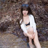 新搬来的女邻居不戴乳罩 那天晚上她在我家沙发睡了一宿