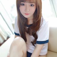 上课无意间看到女同桌的胸 上课发现女同学夹桌子 和同桌做过