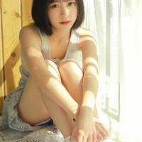 女友闺蜜出差住我家,我亲眼看着男友挺进闺蜜的身体