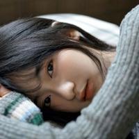 我在老公被窝里给情人发短信