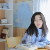 放荡老师腿张开让我插 他分开她白嫩的双腿