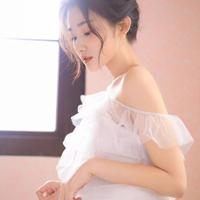老师把我变成妹了 狭小的课室里他趁我不注意从后面进入