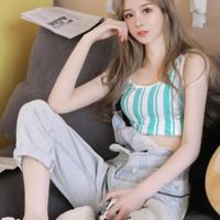 我的亲侄女让我进去了房间 她终于原谅我了