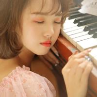 风韵犹存寂寞女房东裹着浴巾色诱我