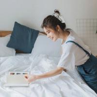 帅气男友瞒着我和闺蜜在厕所激情喘息