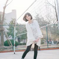 怎么判断中年女人对你有意思 当她对你大方不吝啬 代表她动情了!