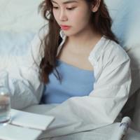 大嫂子是乡村艳妇 我与她在田野疯狂嘿咻至太阳下山