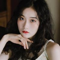 饥渴女老板迫不及待的把保镖勾引上床