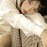 老师来我家让我插 被女同桌摸JJ的故事 我把同桌抱到桌子上干
