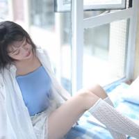 我是好色小姨子 小山坡他那柔情热吻让我心砰砰跳个不停
