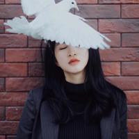 你是否以为女生有喉结就是不正常 你还能再傻一点吗
