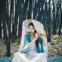 优衣库视频女主角余艺照片 北京联合大学余艺个人资料和照片曝光